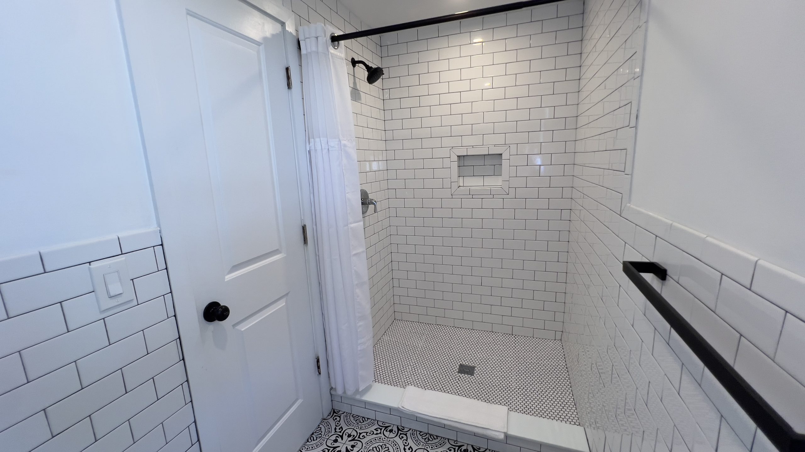 deluxe shower